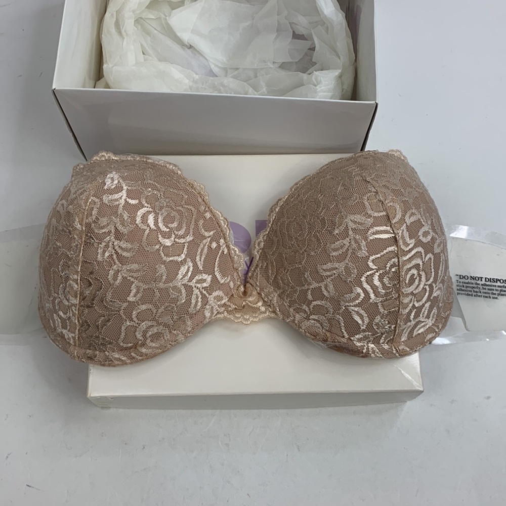 💰Bundle 3/$30 Strapless Bra body adhesive Nude Lace Padded C Cup Underwire